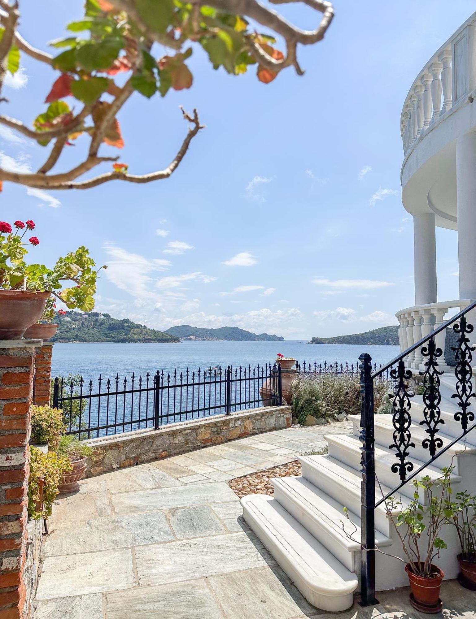 Отель Ourania'S Mansion Скиатос Экстерьер фото